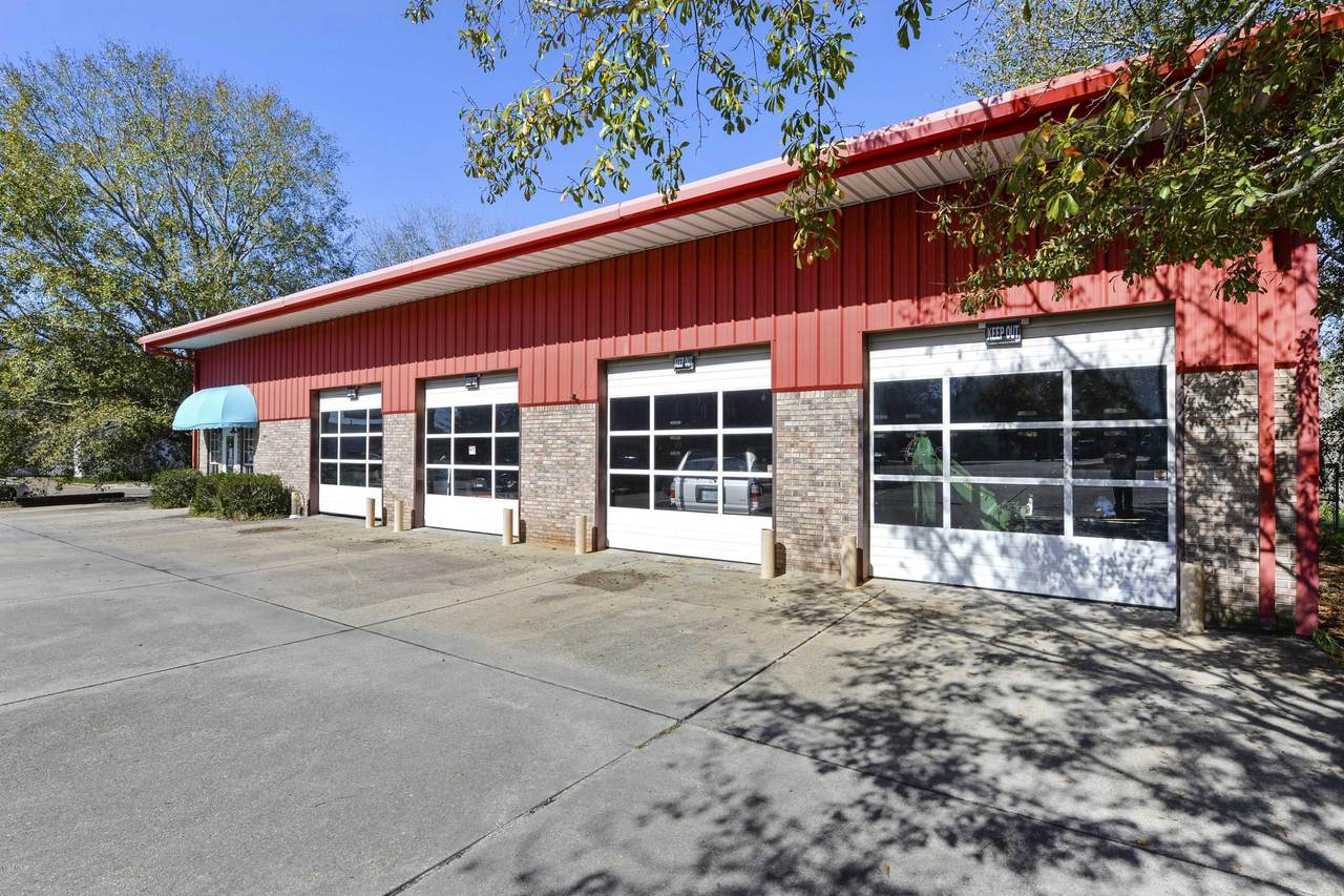 810 Pass Road - Photo 1