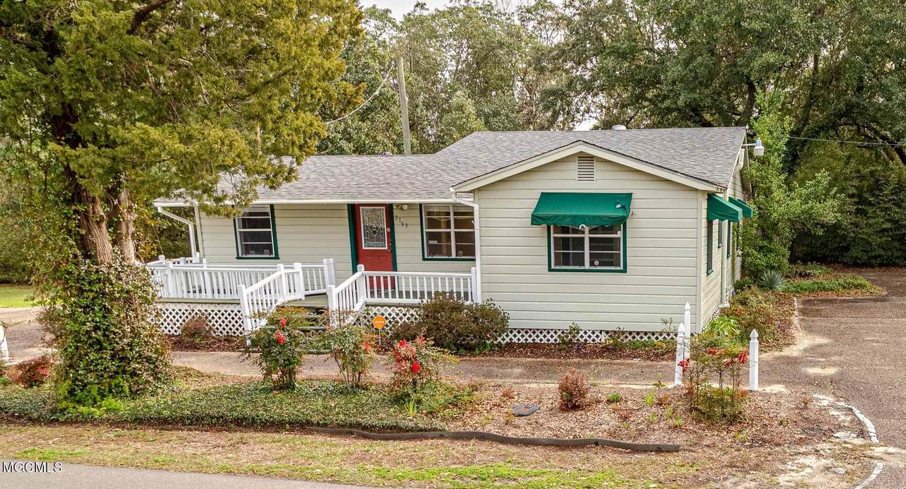 2793 Fernwood Road - Photo 1