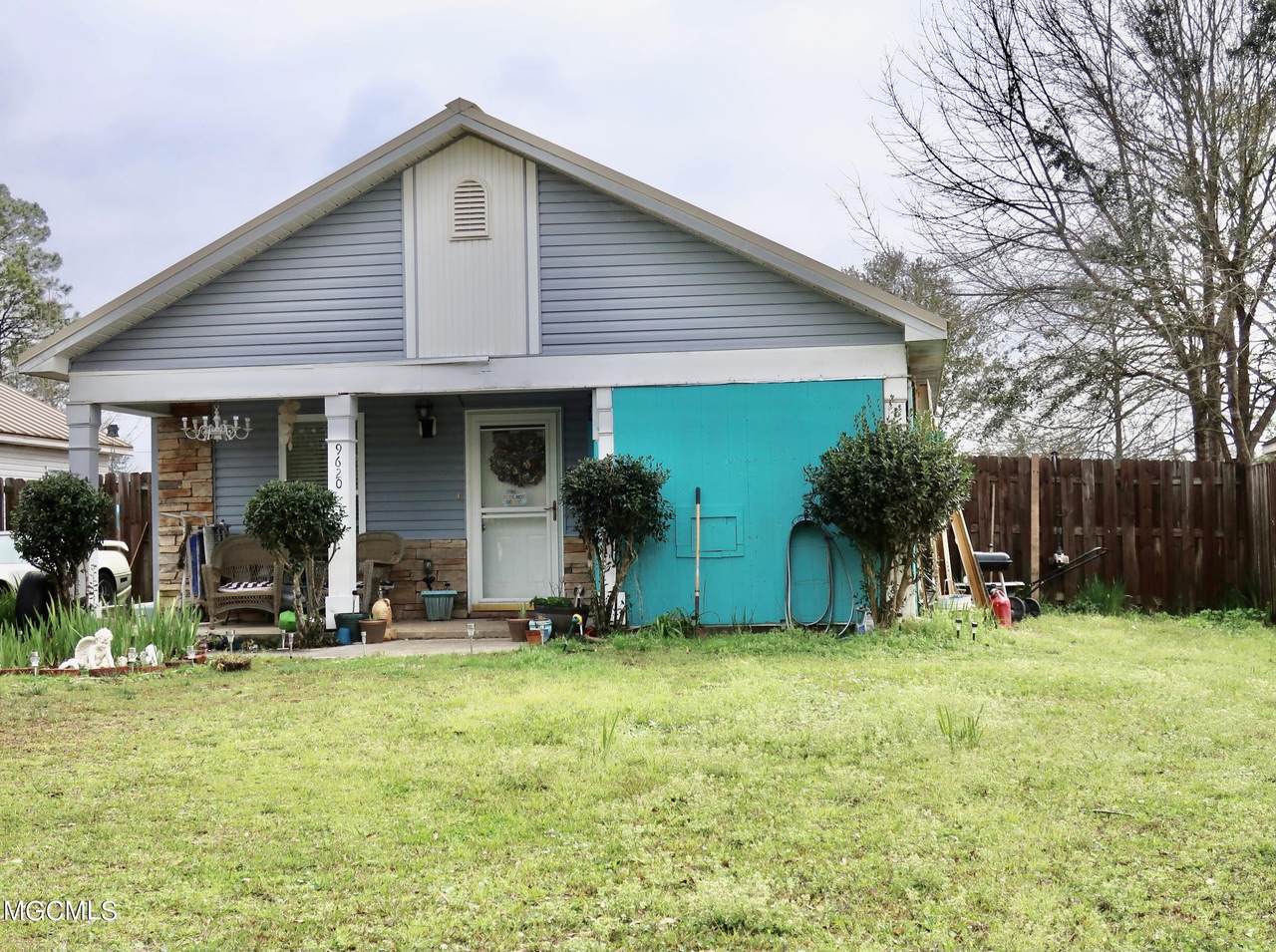 9620 Nevada Avenue - Photo 1