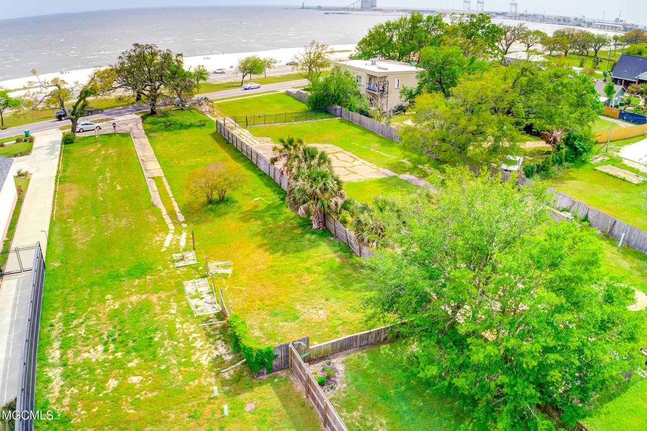 1406 Beach Boulevard - Photo 1