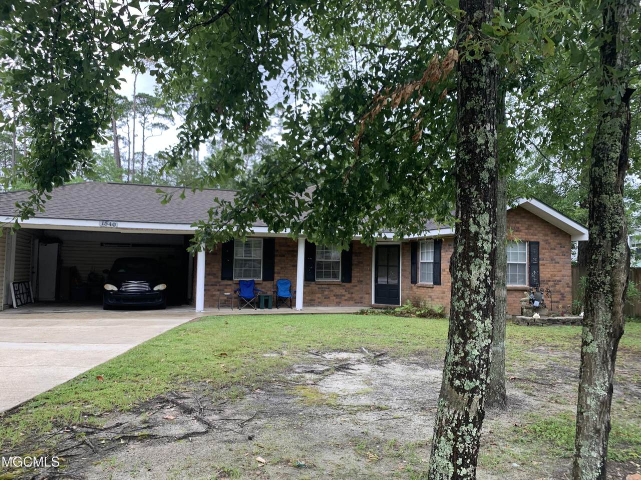 1540 Waveland Avenue - Photo 1
