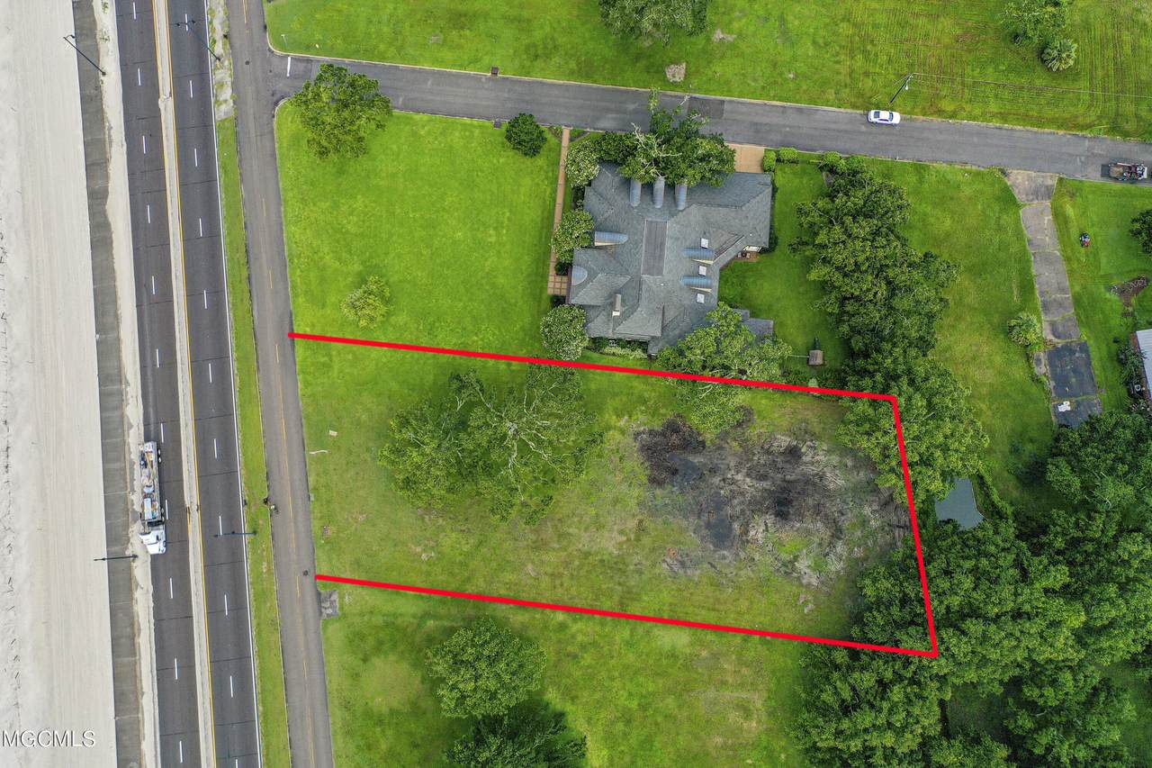 1606 Beach Drive - Photo 1