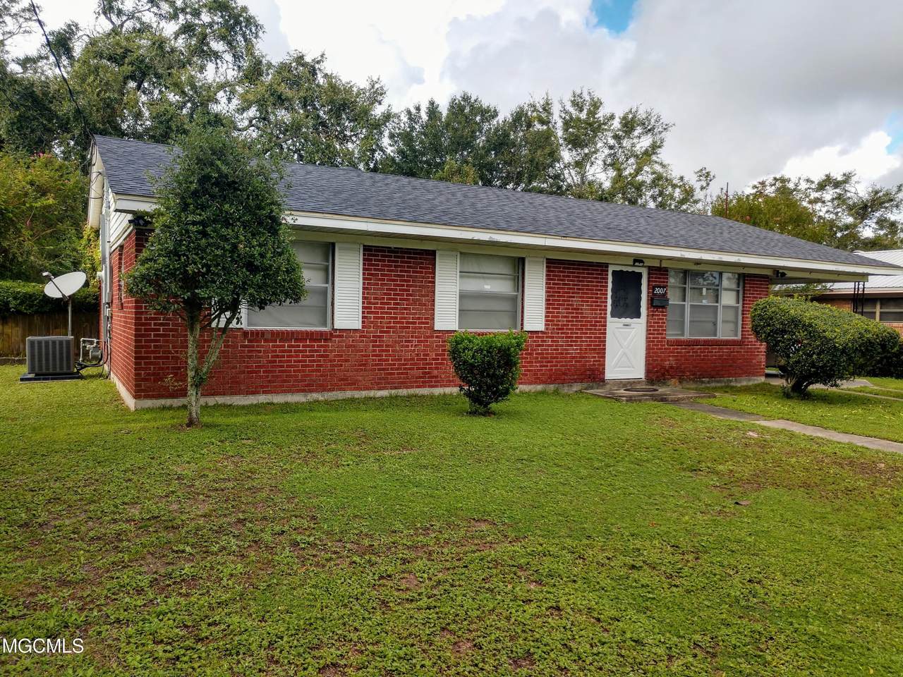 2007 Collins Boulevard - Photo 1