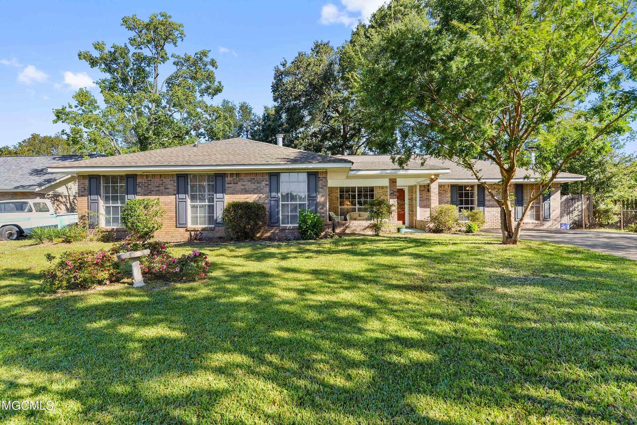 8 Palmer Place - Photo 1