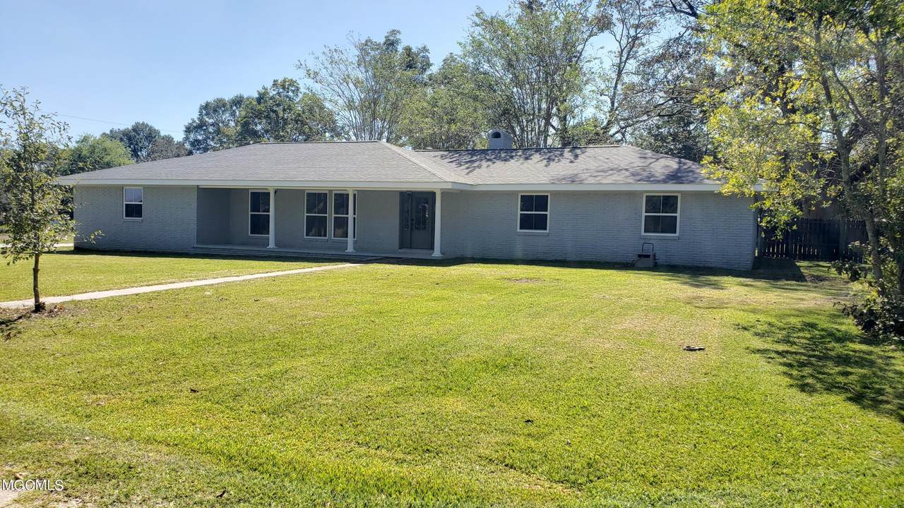 119 Pecan Street - Photo 1