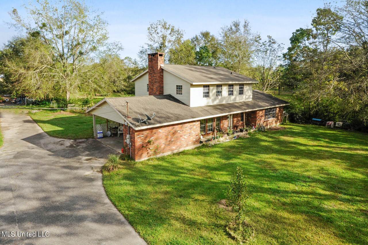 11380 County Farm Road - Photo 1