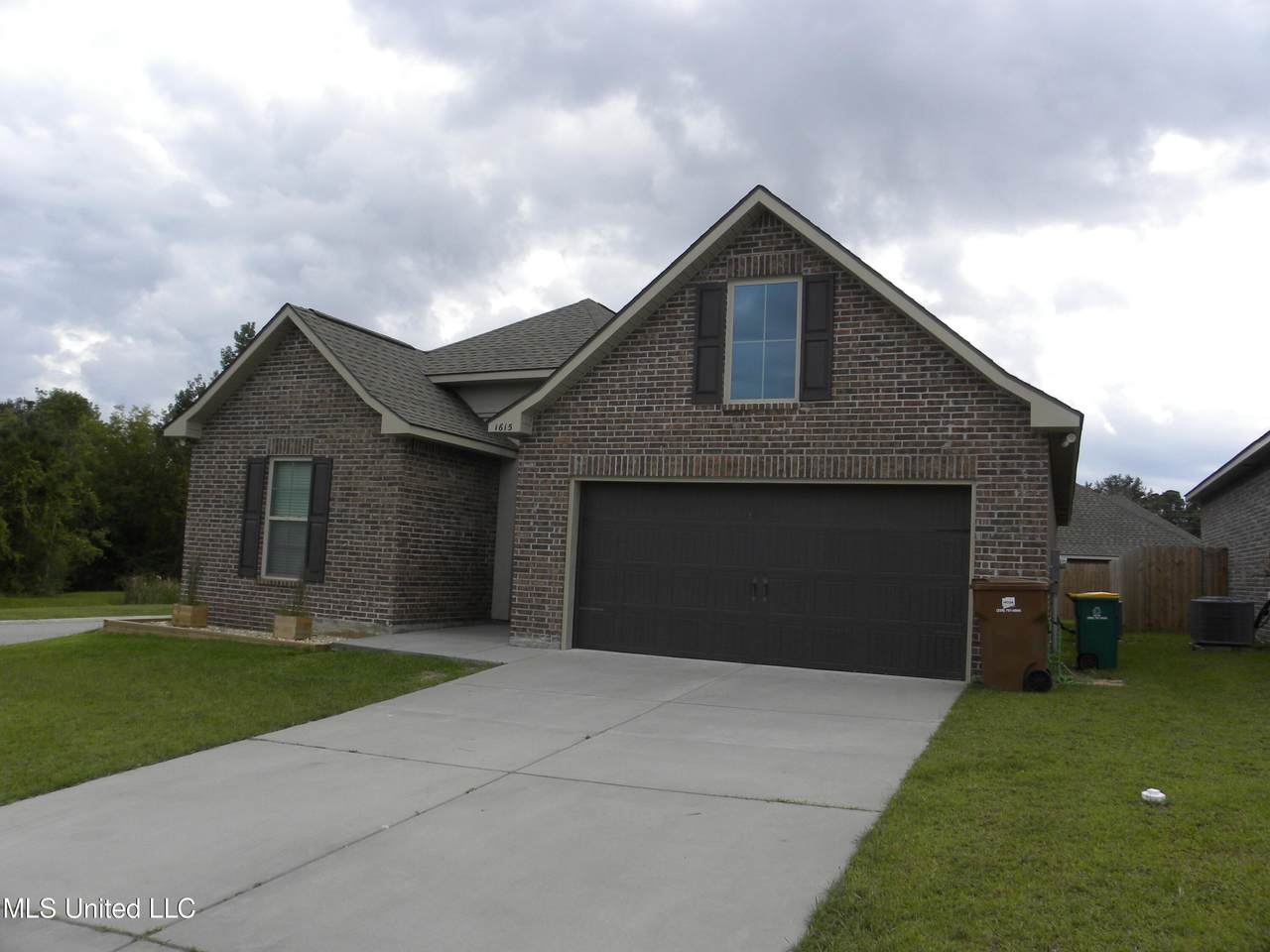 1615 Jubilee Lane - Photo 1