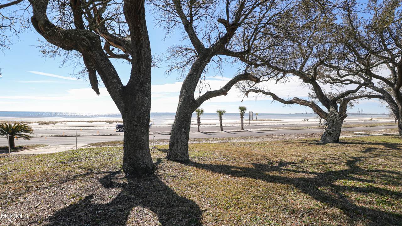 622 Beach Boulevard - Photo 1