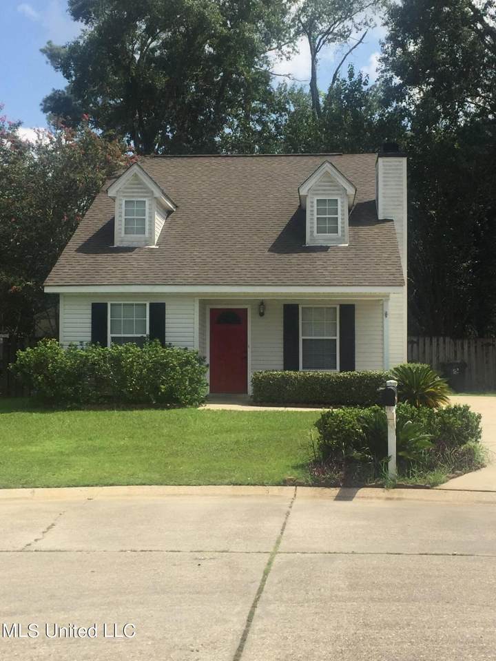 4610 Laurelwood Drive - Photo 1
