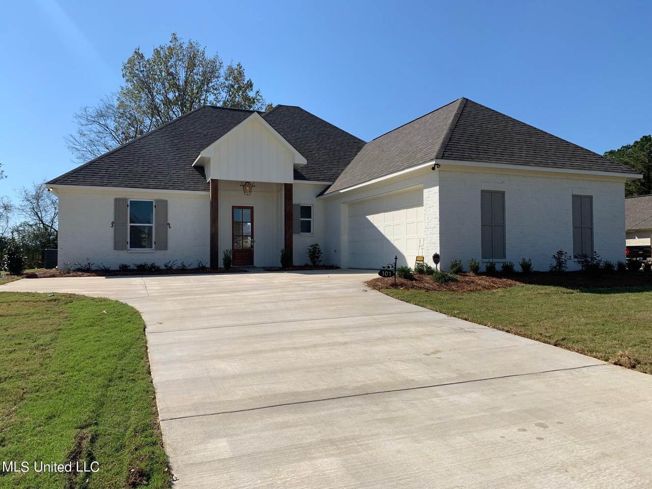 101 Freeland Lane - Photo 1