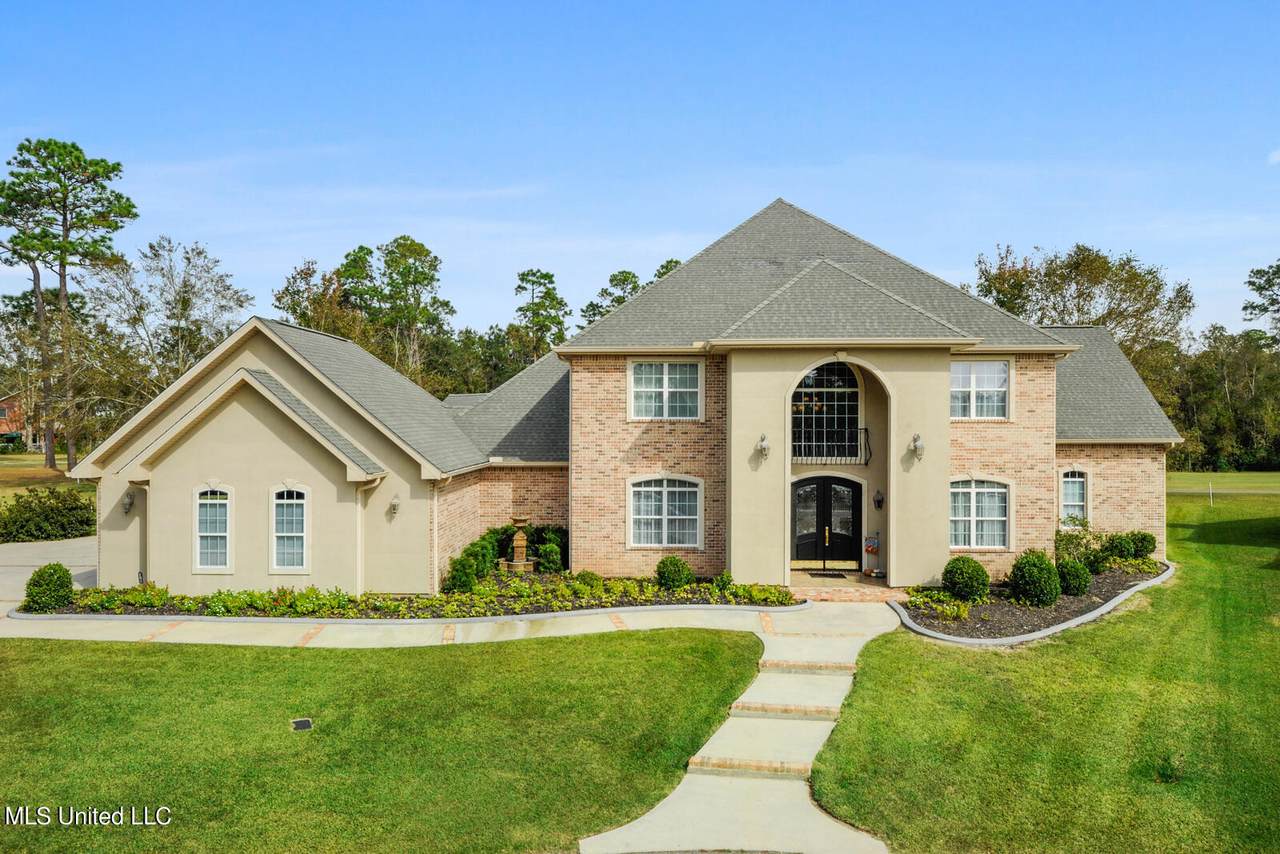 754 Spyglass Court - Photo 1