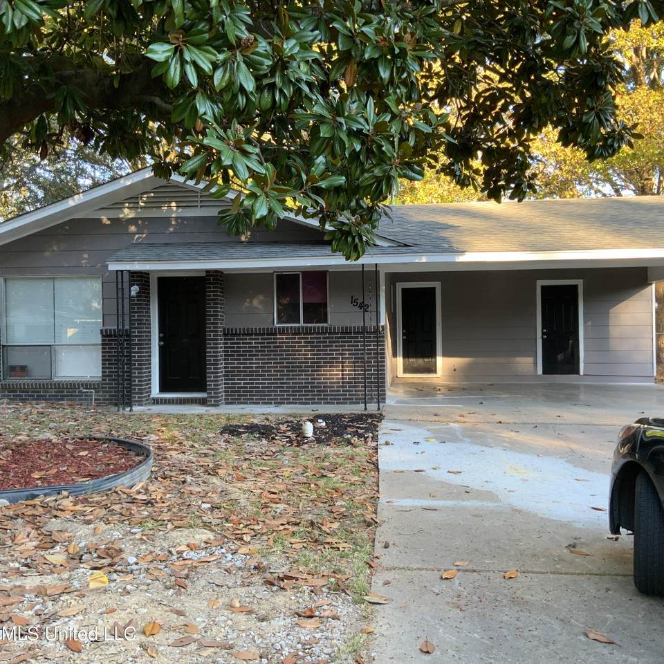 1542 David Drive - Photo 1