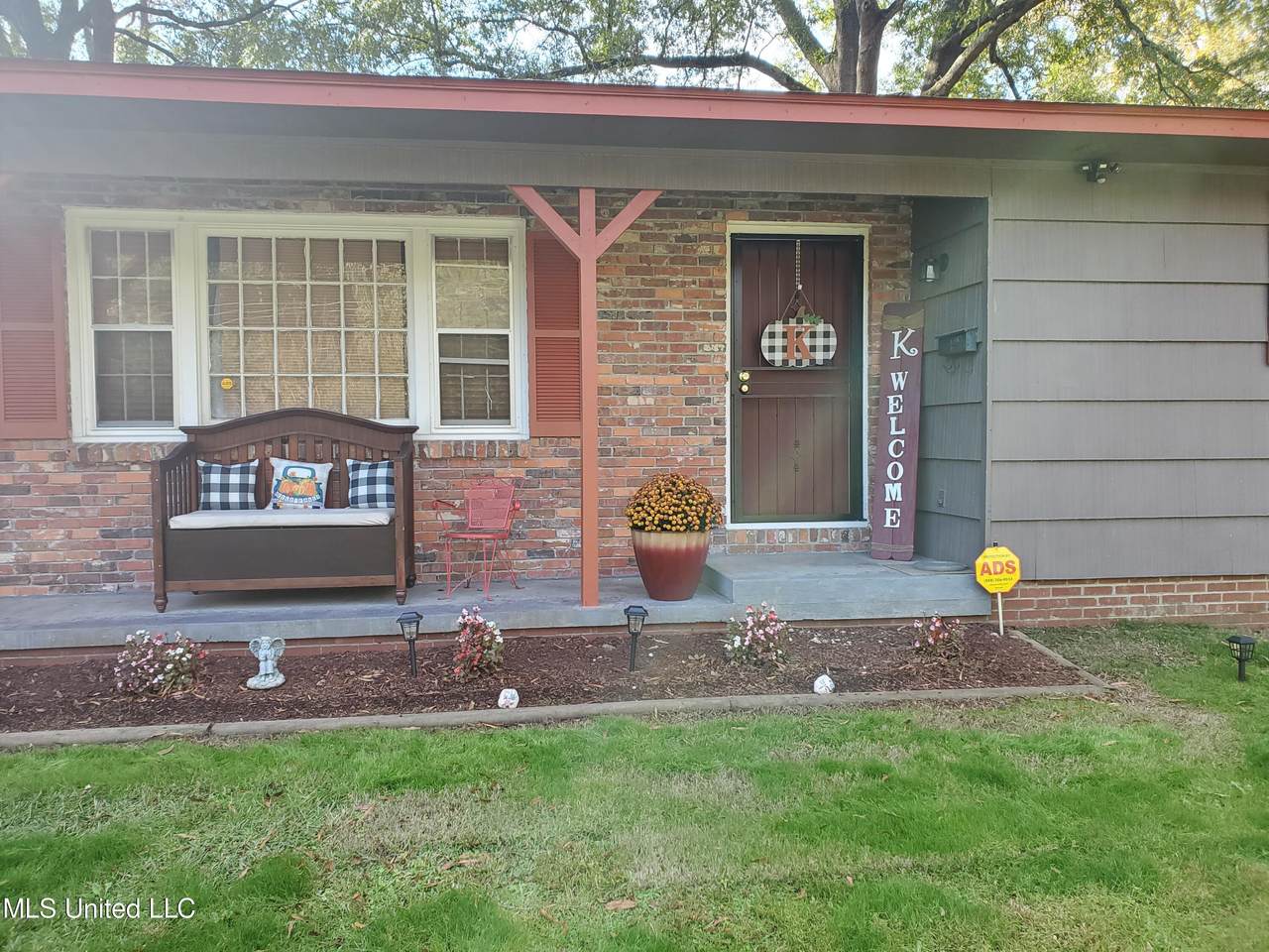 663 Daniel Circle - Photo 1