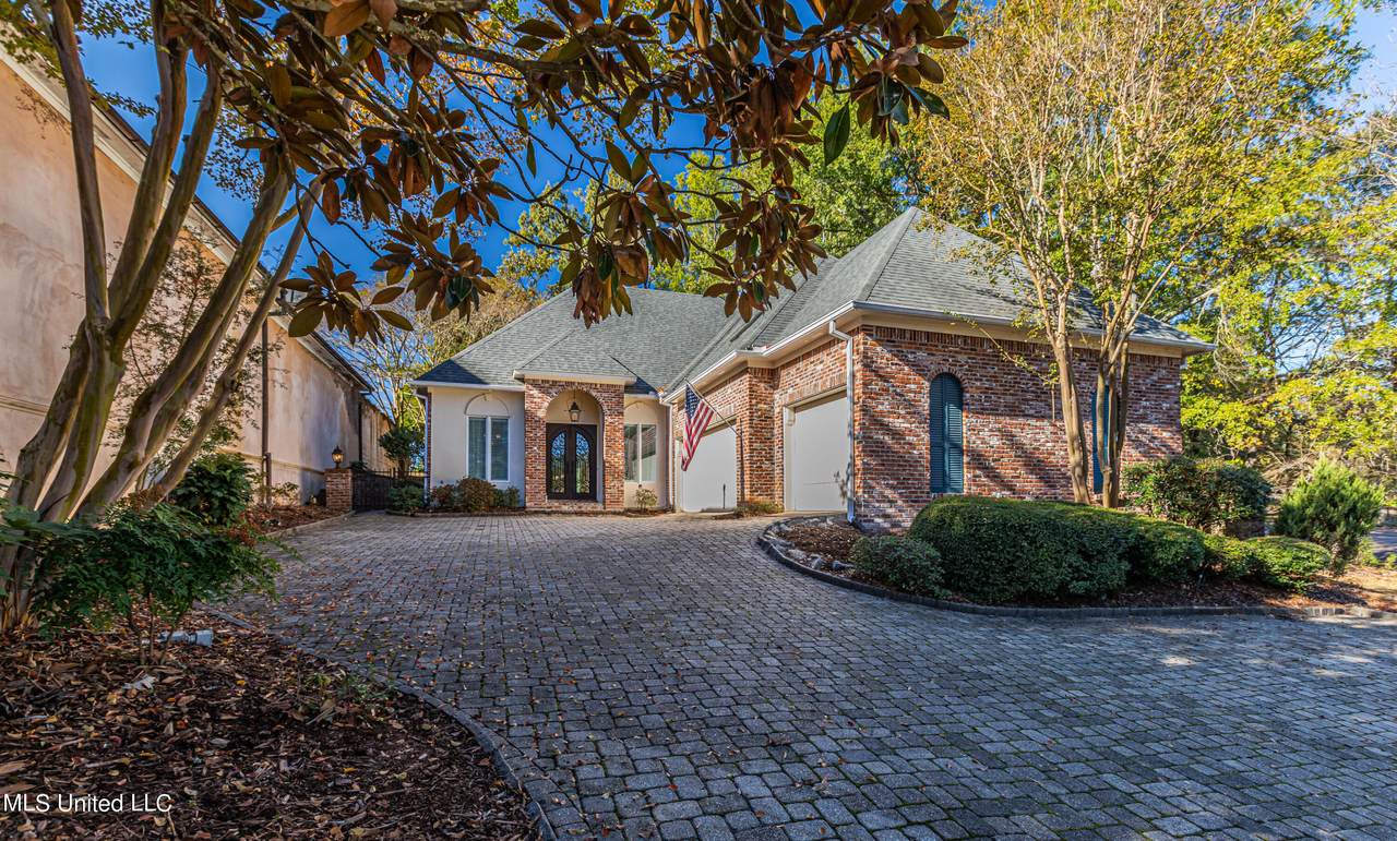 148 Overlook Pointe Drive - Photo 1