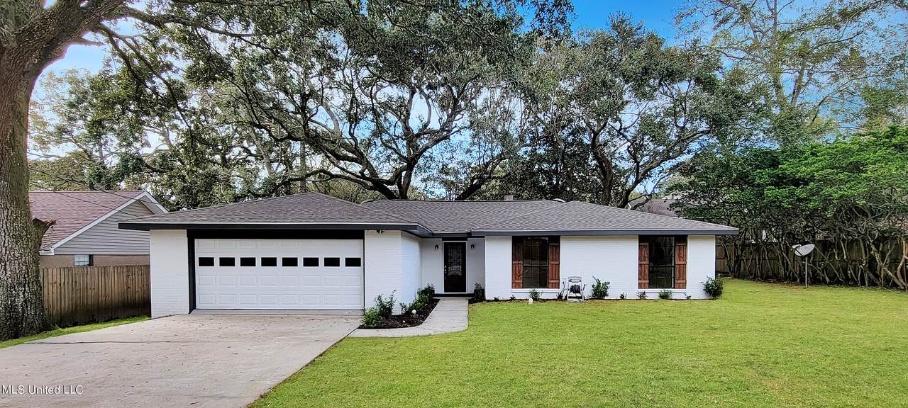 6629 Golf Club Drive - Photo 1