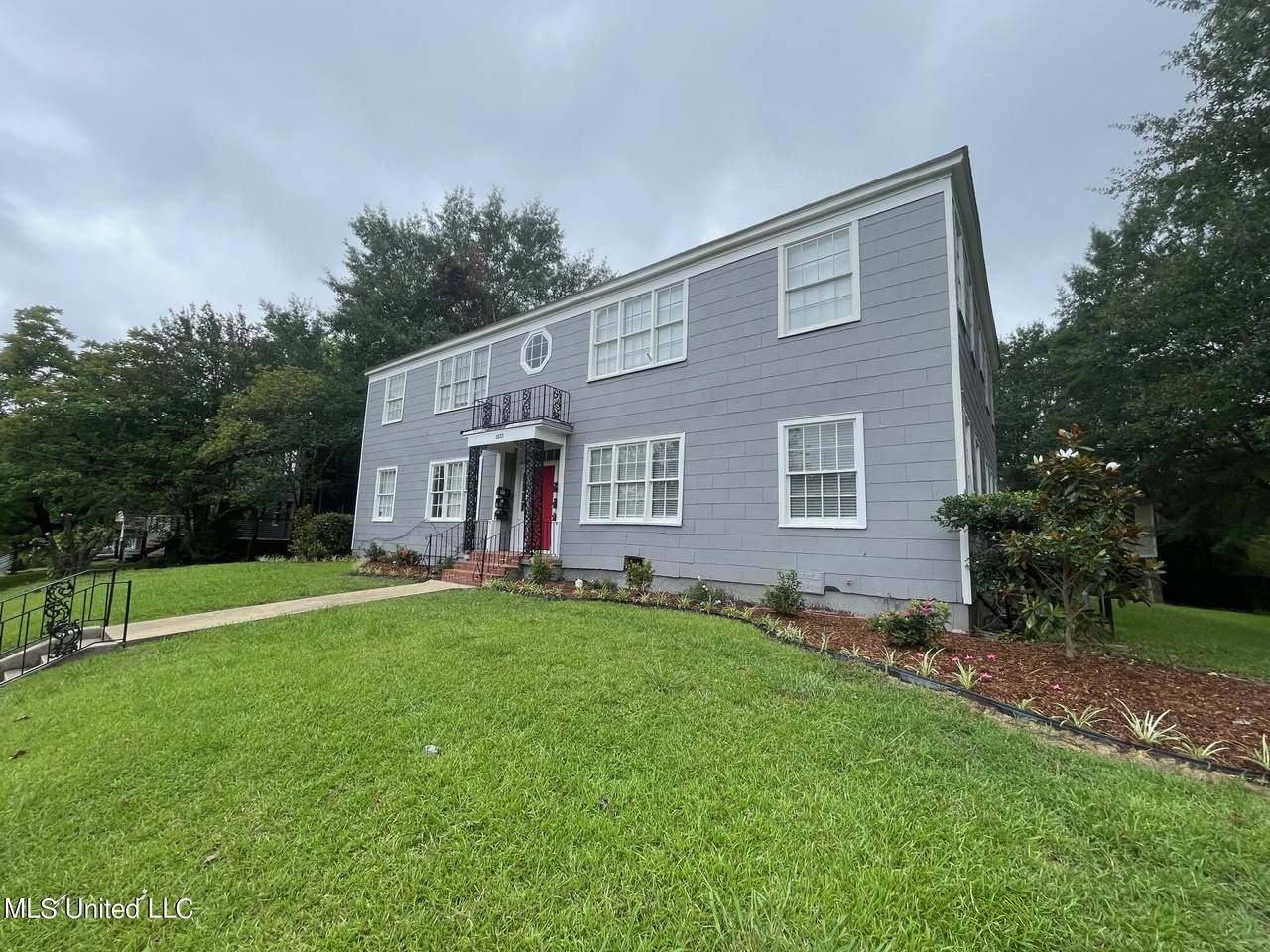 1033 Monroe Street - Photo 1