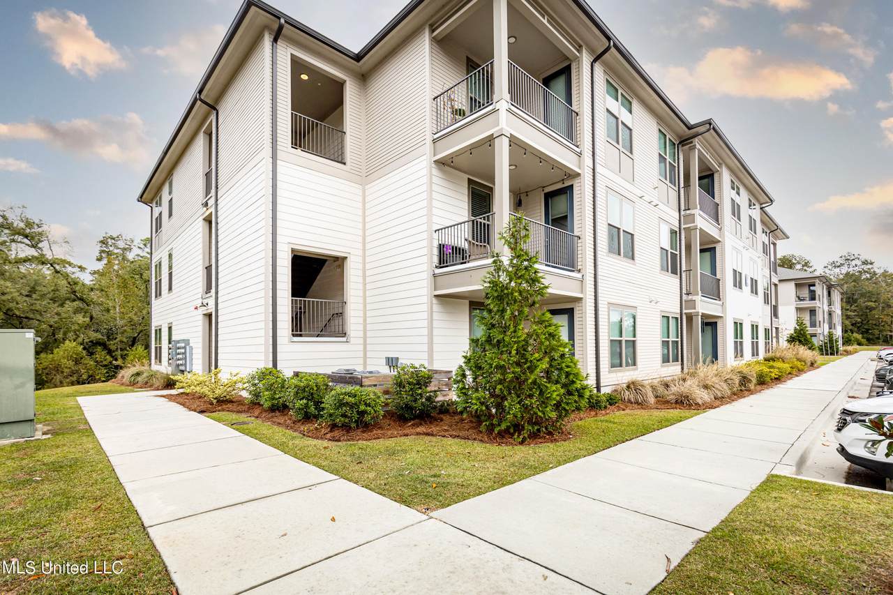2501 Bienville Boulevard - Photo 1