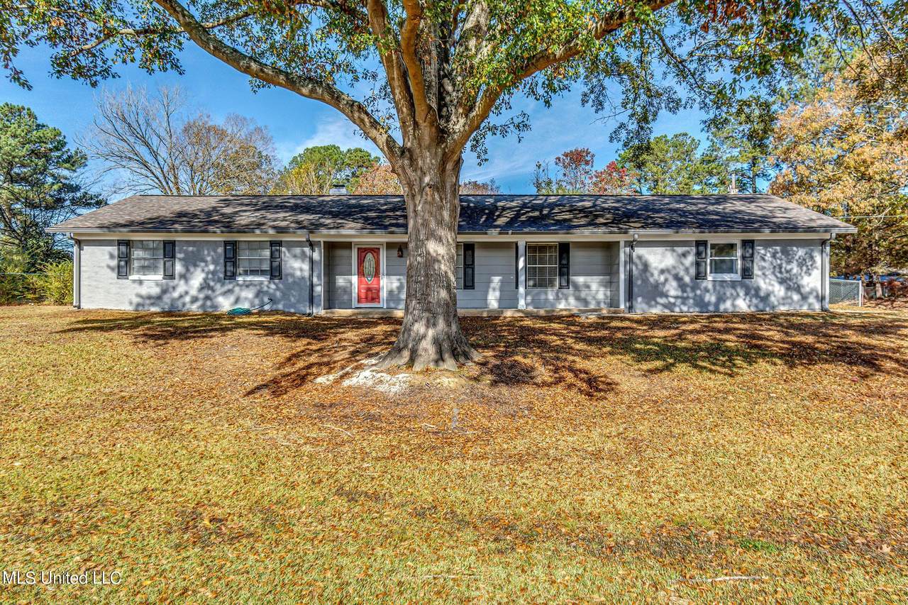 950 Northside Drive - Photo 1