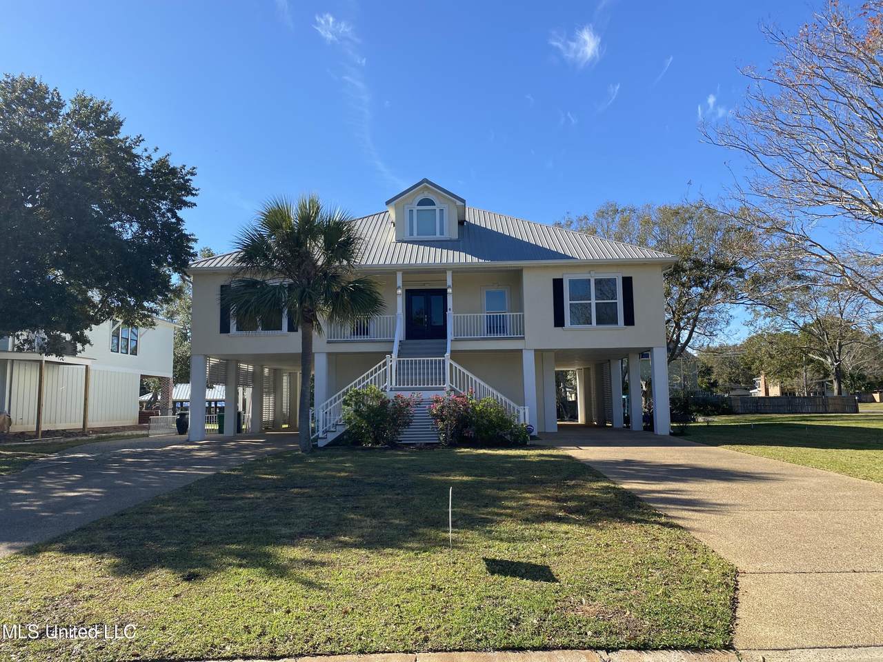 711 Saint Mary Street - Photo 1
