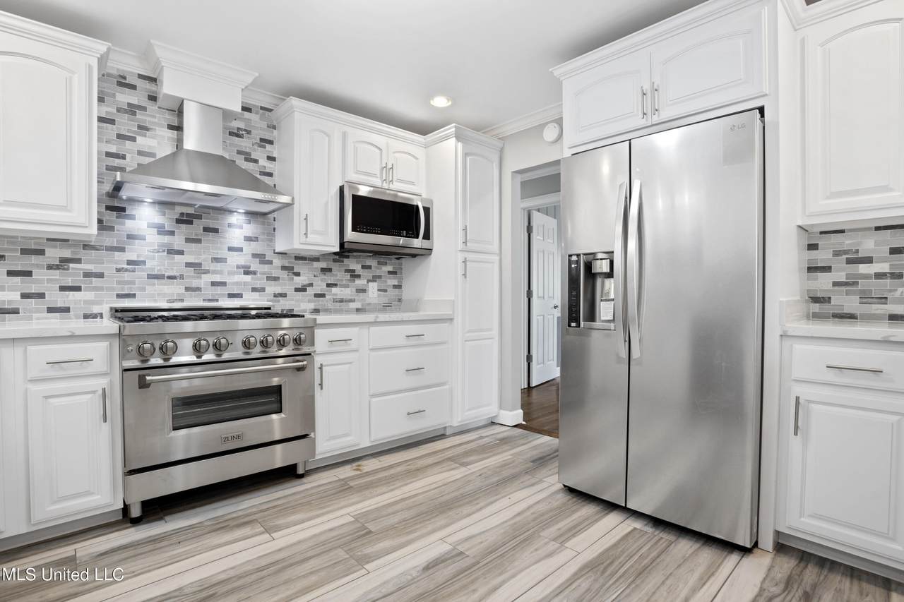 116 Richards Avenue - Photo 1