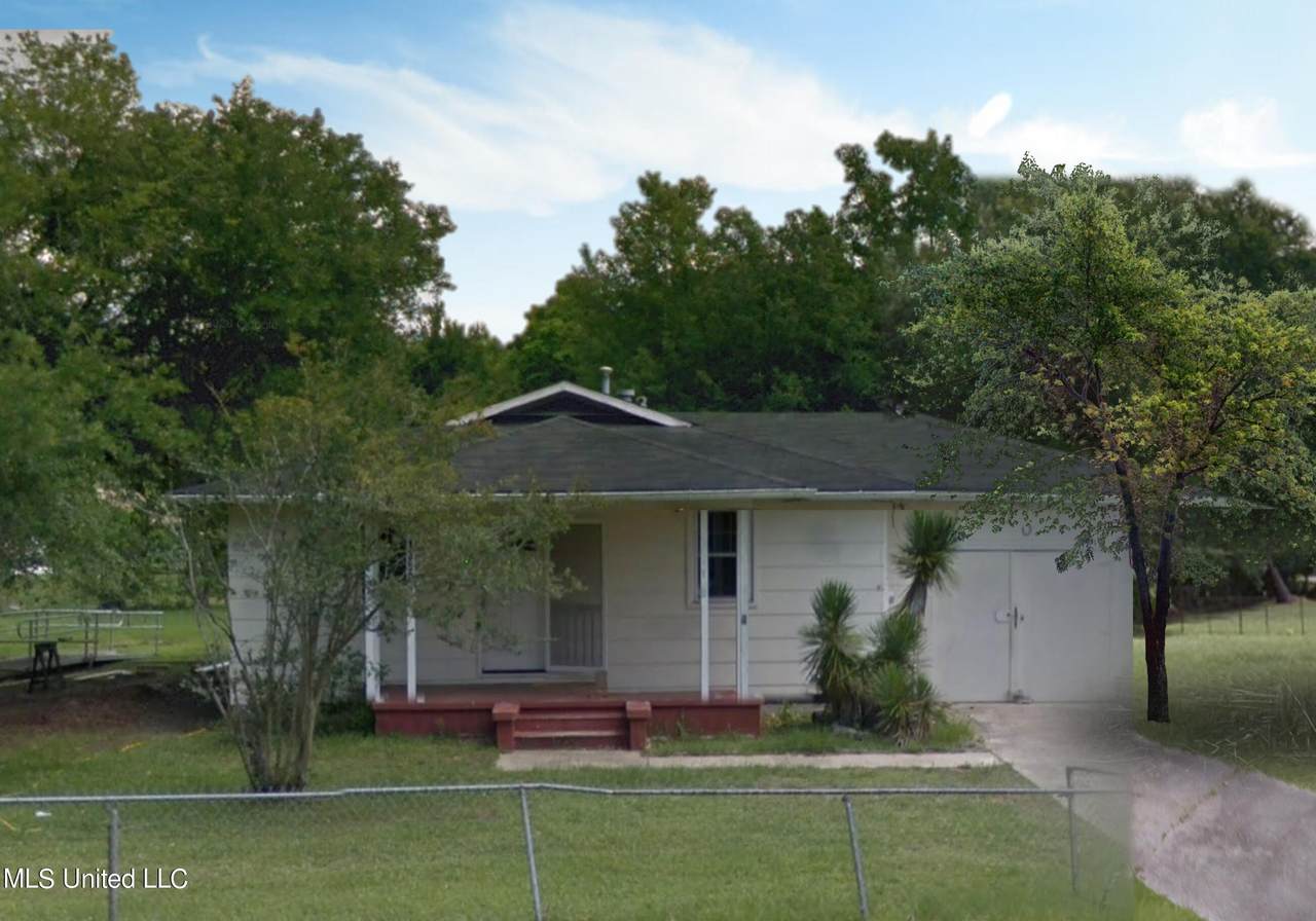 13508 Goffville Road - Photo 1