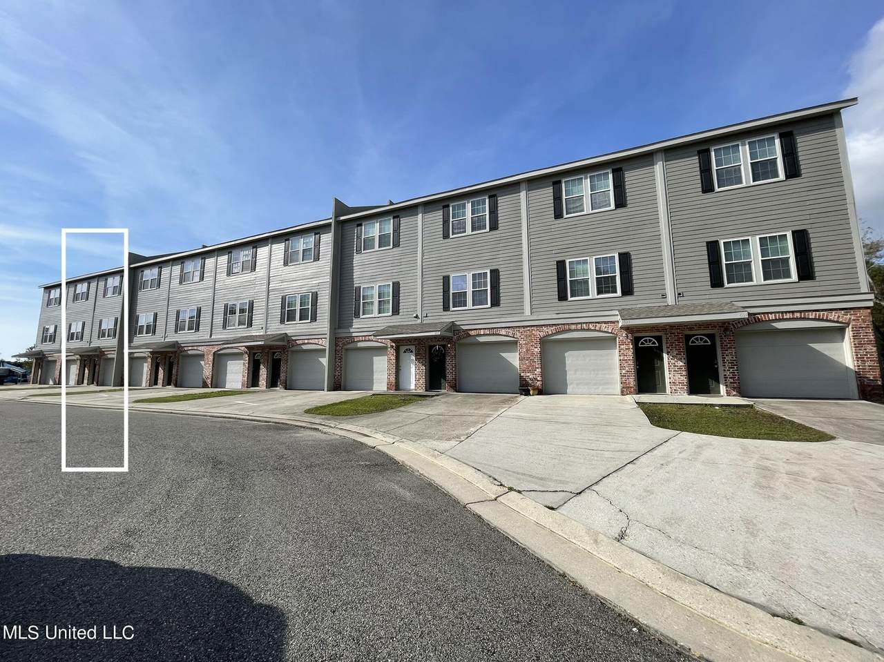 610 Peach Street - Photo 1
