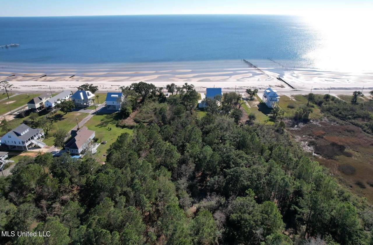 Beach Boulevard - Photo 1