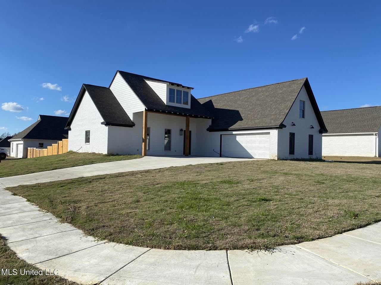 181 Sweetbriar Circle - Photo 1