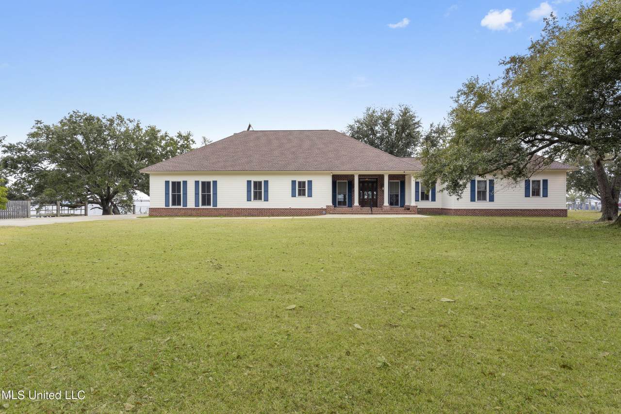 3111 Happy Landing Lane - Photo 1