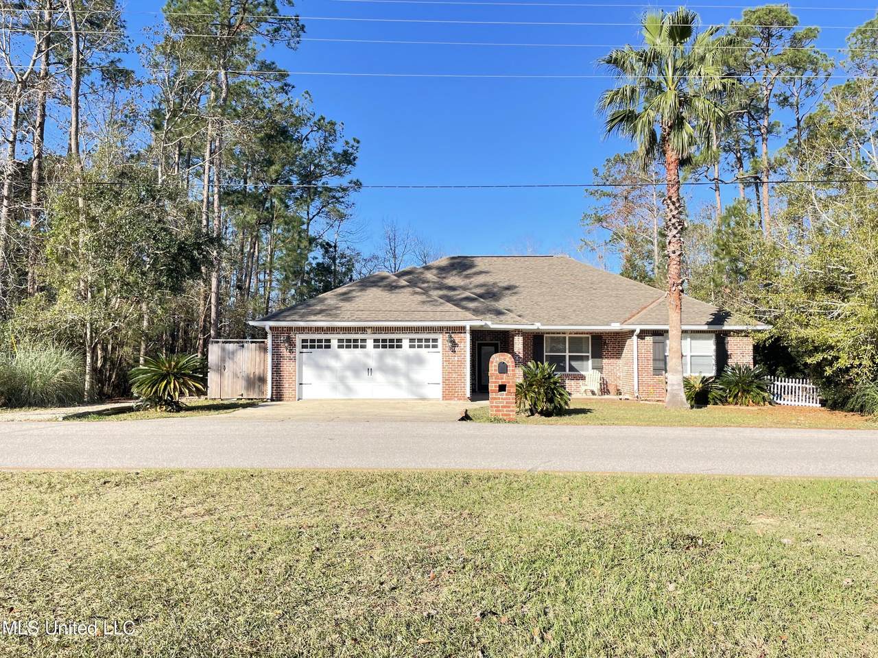 72690 Diamondhead Drive - Photo 1