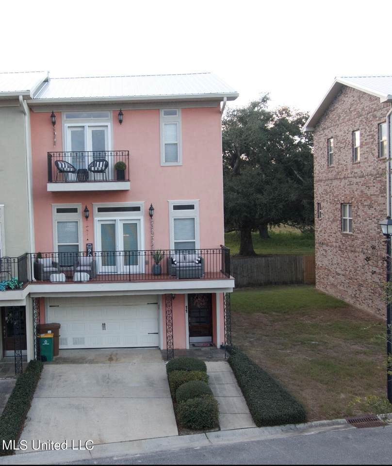11 Oak Alley Lane - Photo 1
