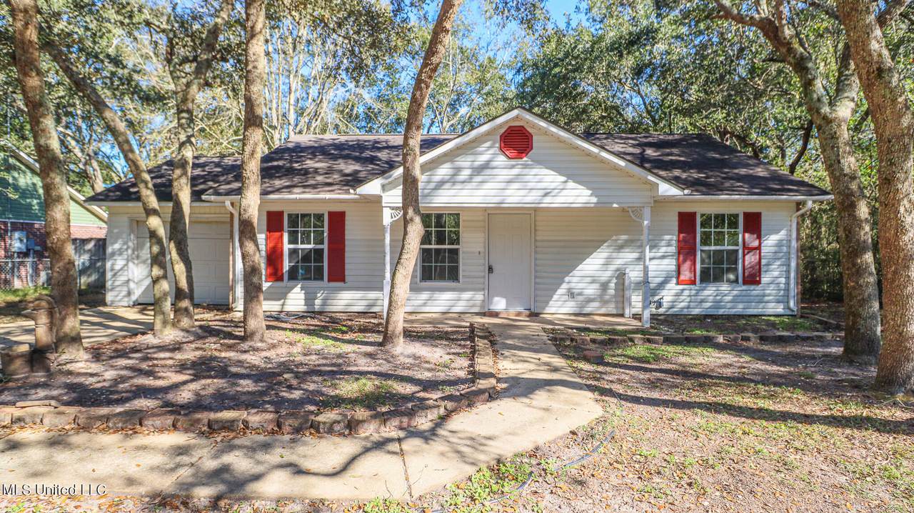 828 Lemon Street - Photo 1