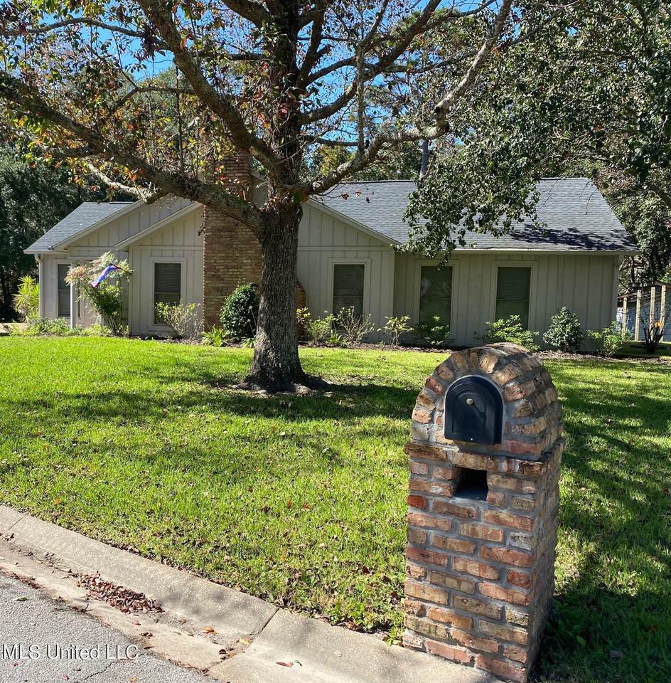 1901 Winwood Drive - Photo 1
