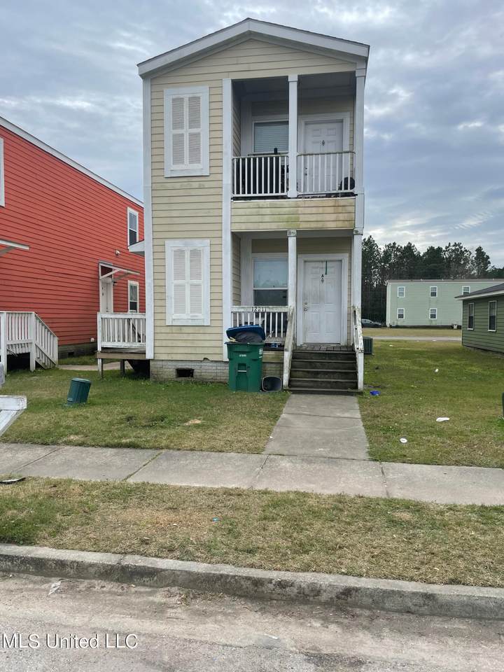 12211 Prudie Street - Photo 1