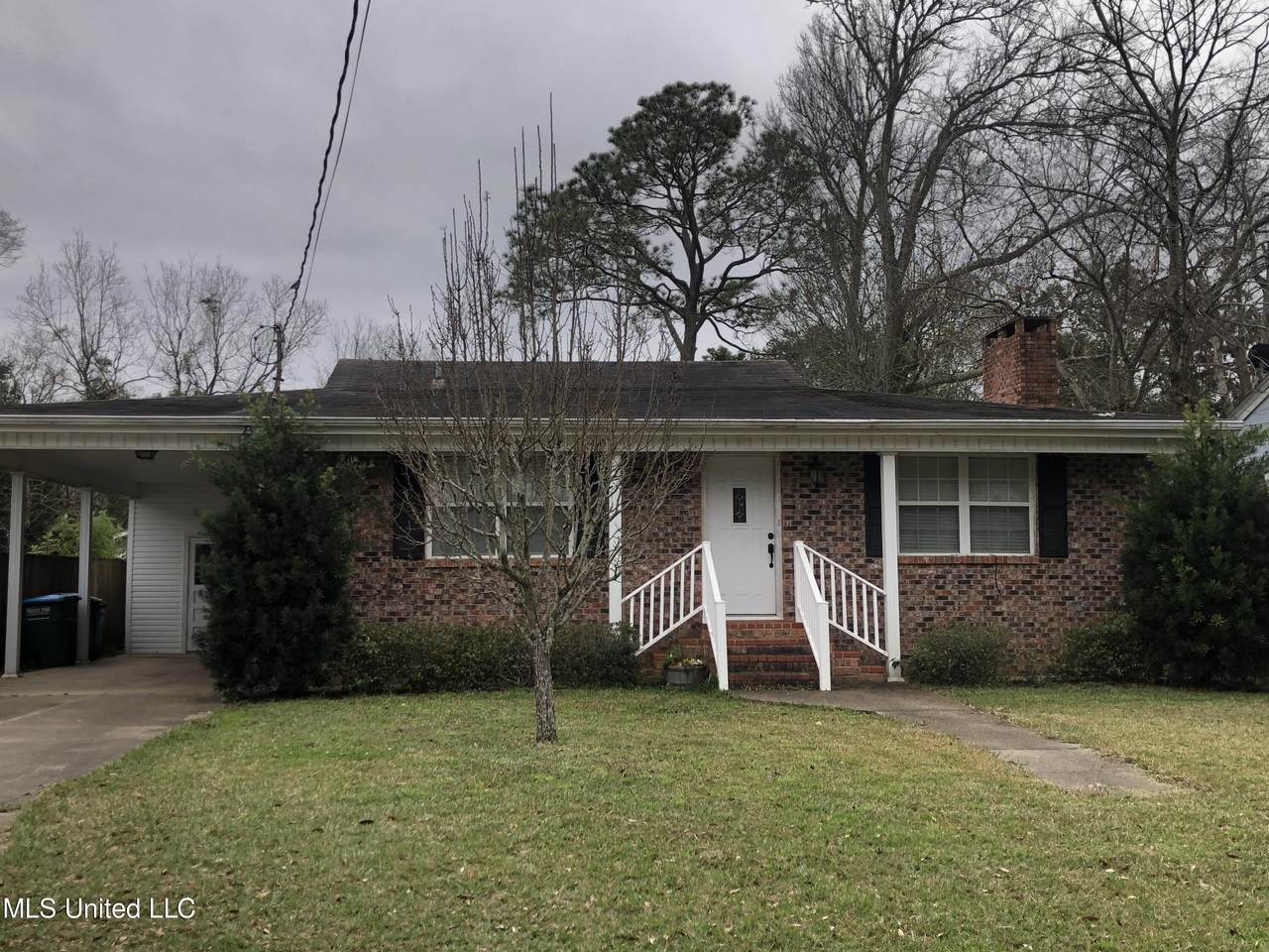 2406 Taft Avenue - Photo 1
