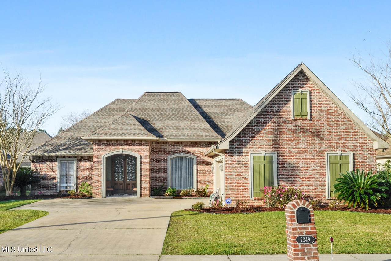 2349 Sunkist Country Club Road - Photo 1