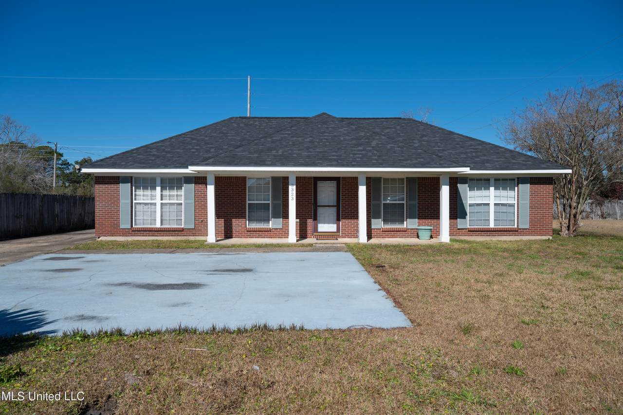 3323 Middle Avenue - Photo 1