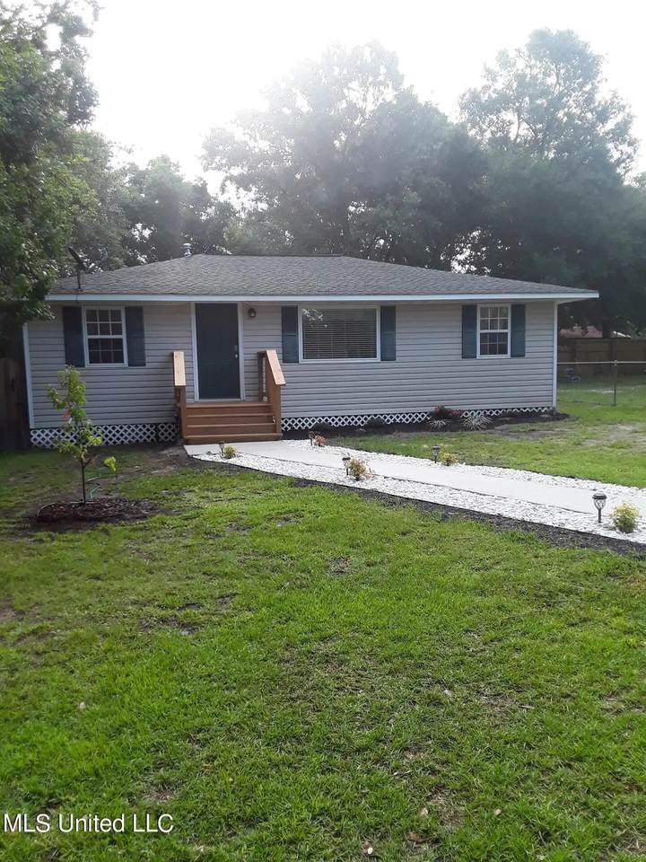 1106 Fournier Avenue - Photo 1