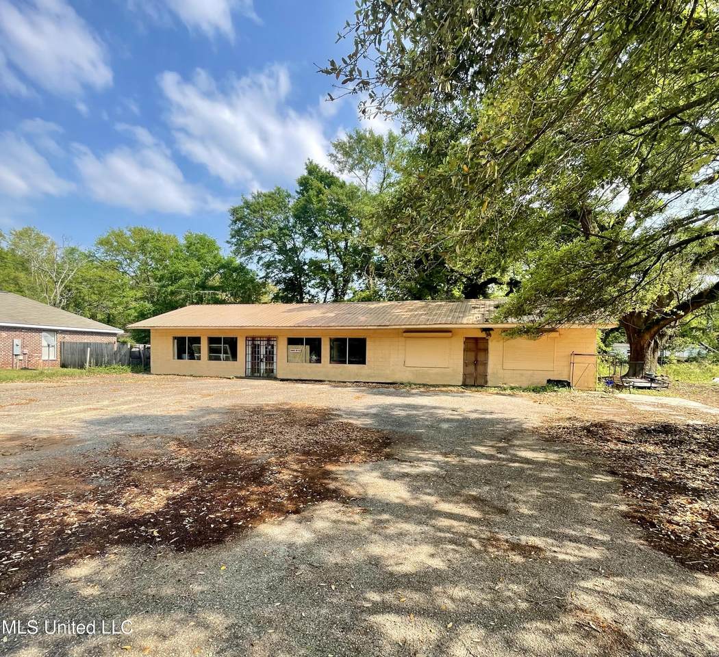 4707 Old Pass Road - Photo 1