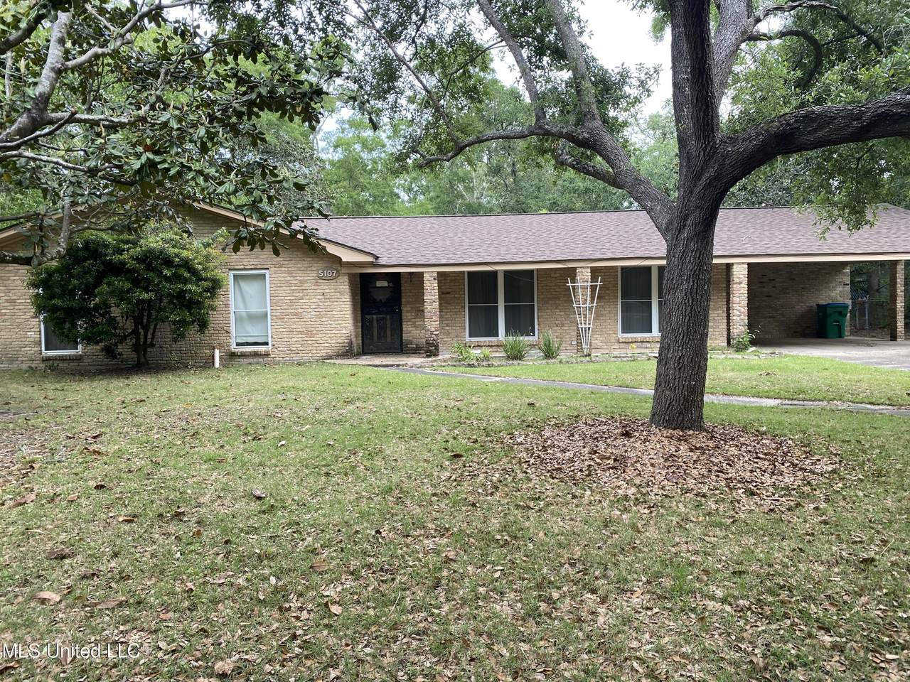 5107 Ridgewood Drive - Photo 1
