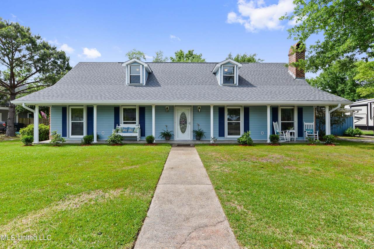 139 Lakewood Drive - Photo 1
