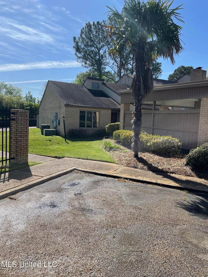 28 Park Crest Place - Photo 1