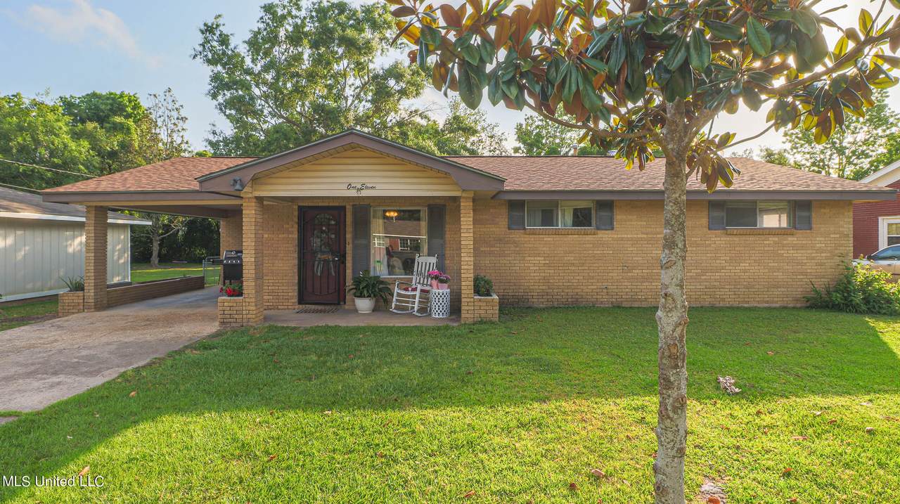 111 Valentine Drive - Photo 1