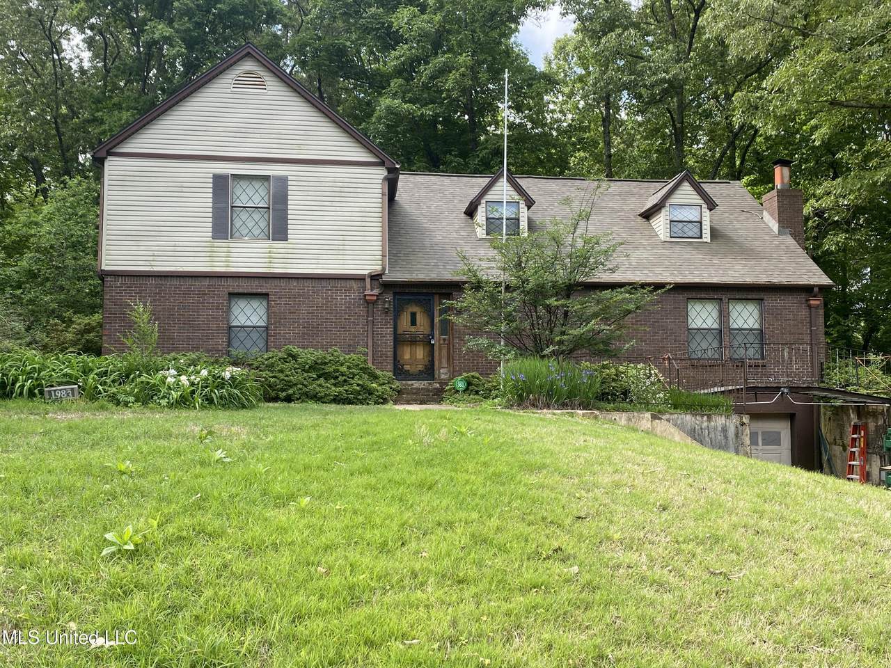 1983 Oak Grove Road - Photo 1