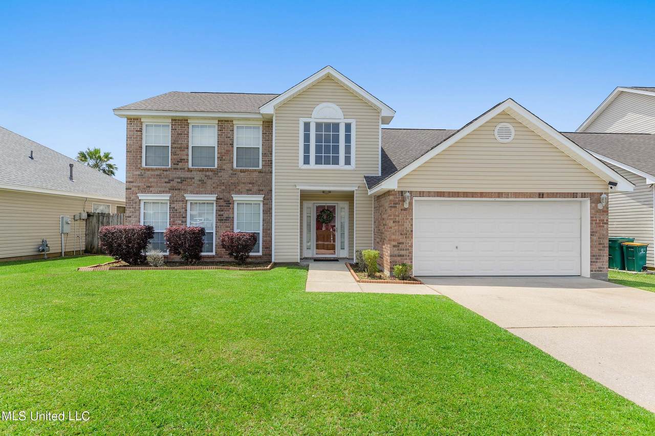 18123 Lake Vista Drive - Photo 1