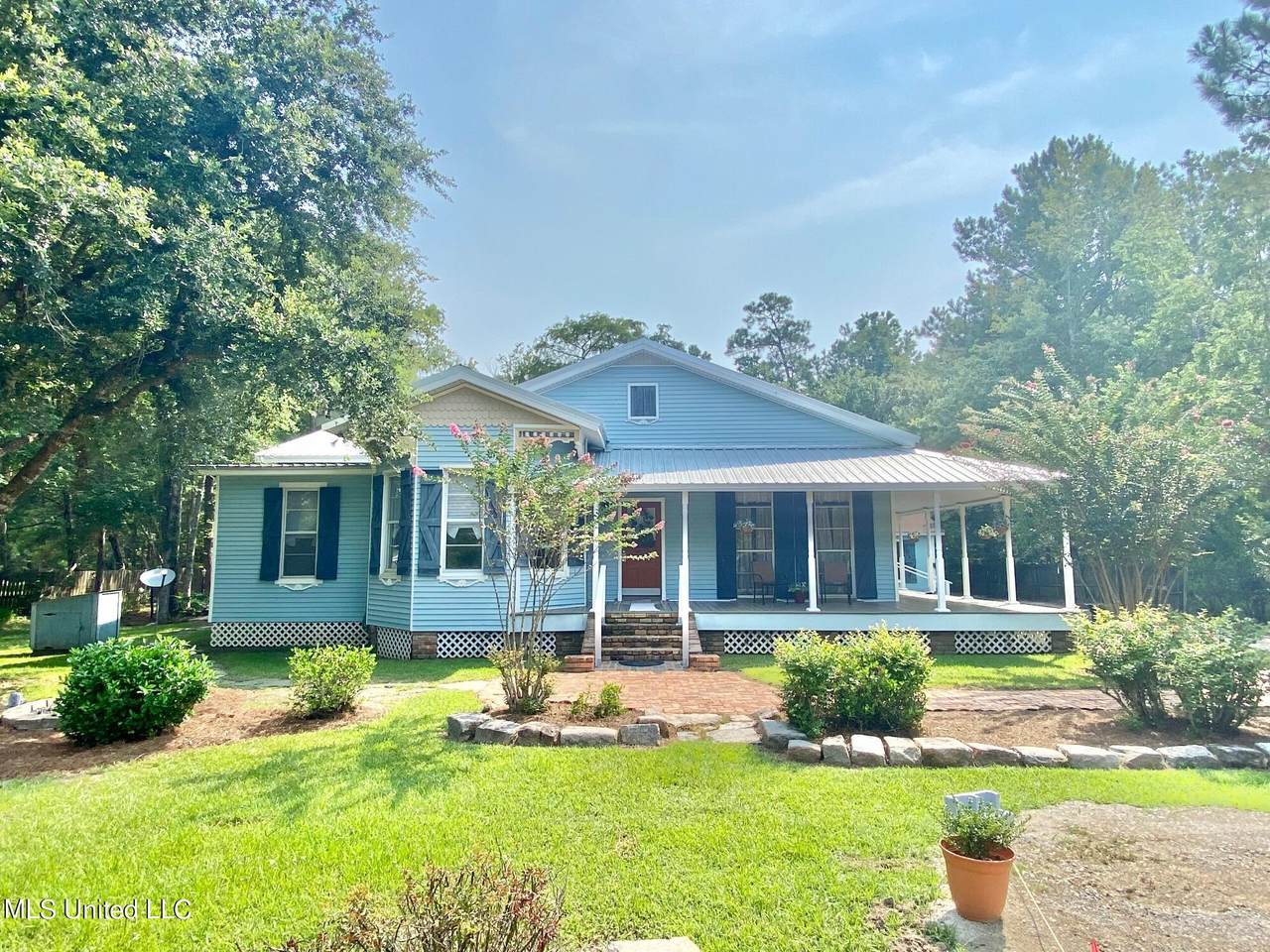 6040 Menge Avenue - Photo 1