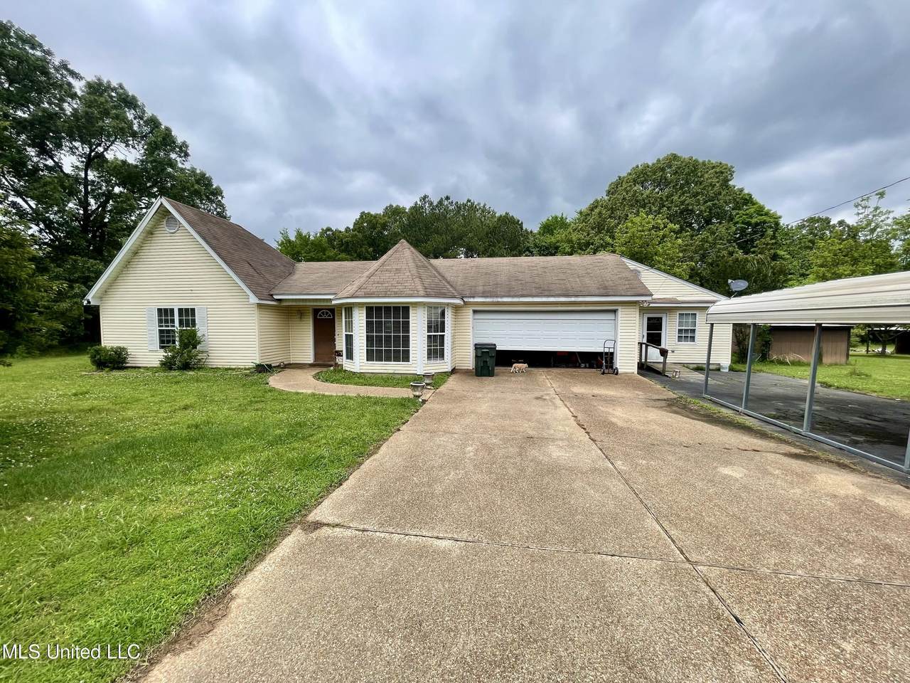 140 Embry Road - Photo 1