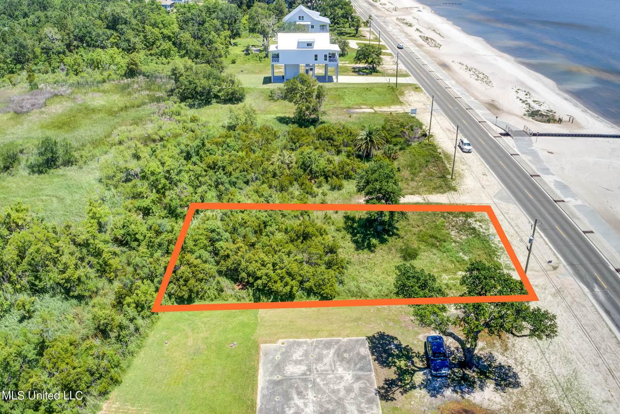 226 Beach Boulevard - Photo 1