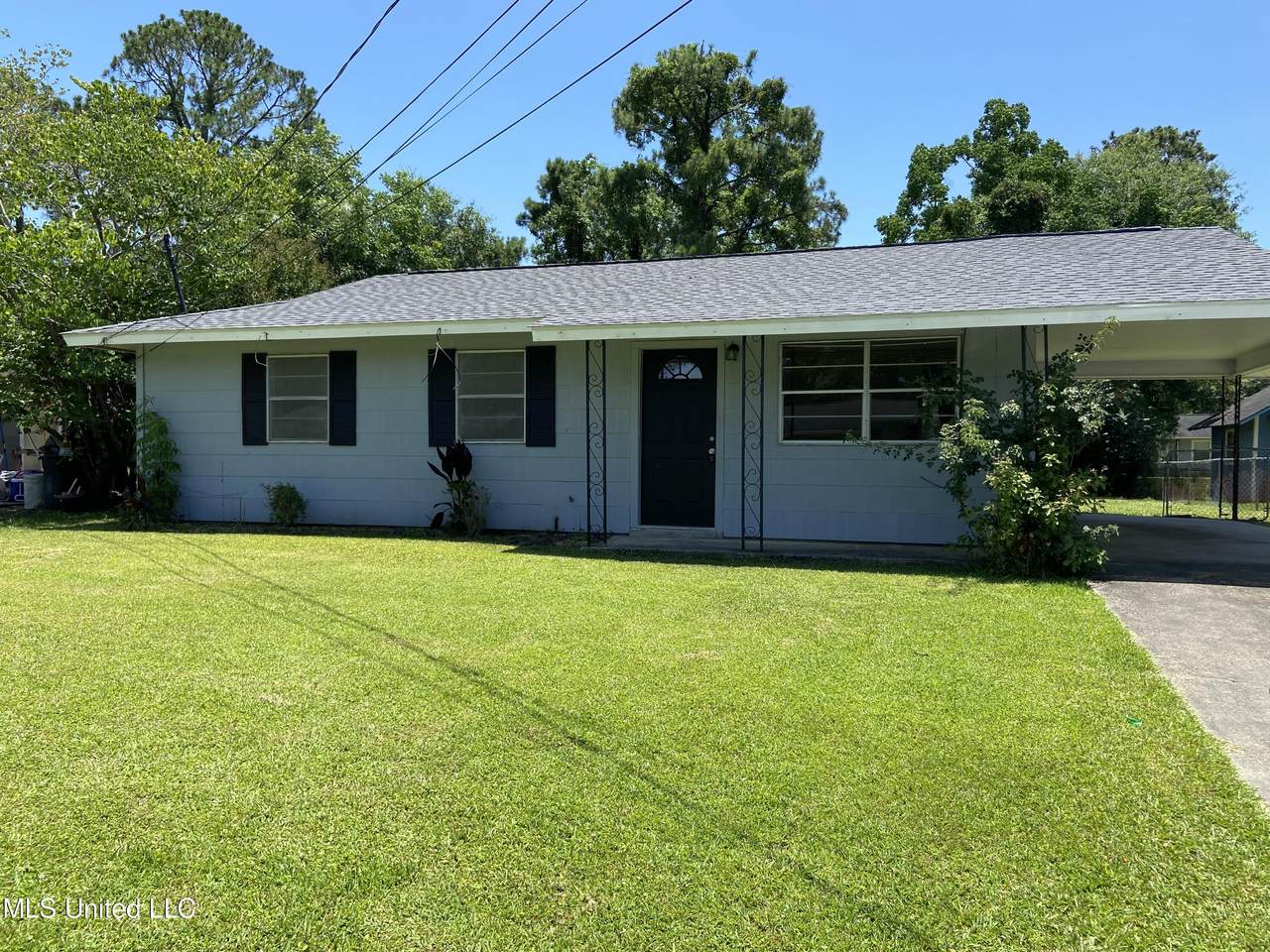115 Linda Circle - Photo 1