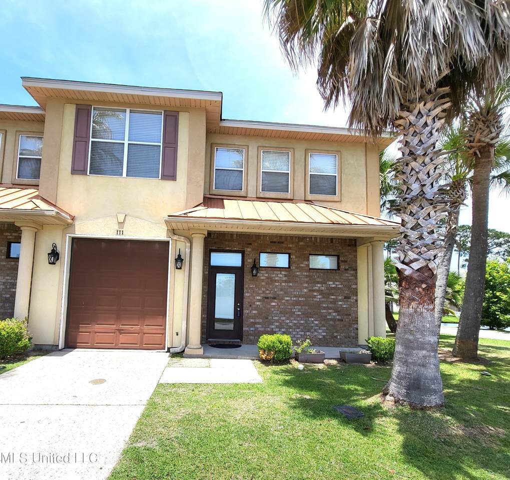 111 Capri Place - Photo 1